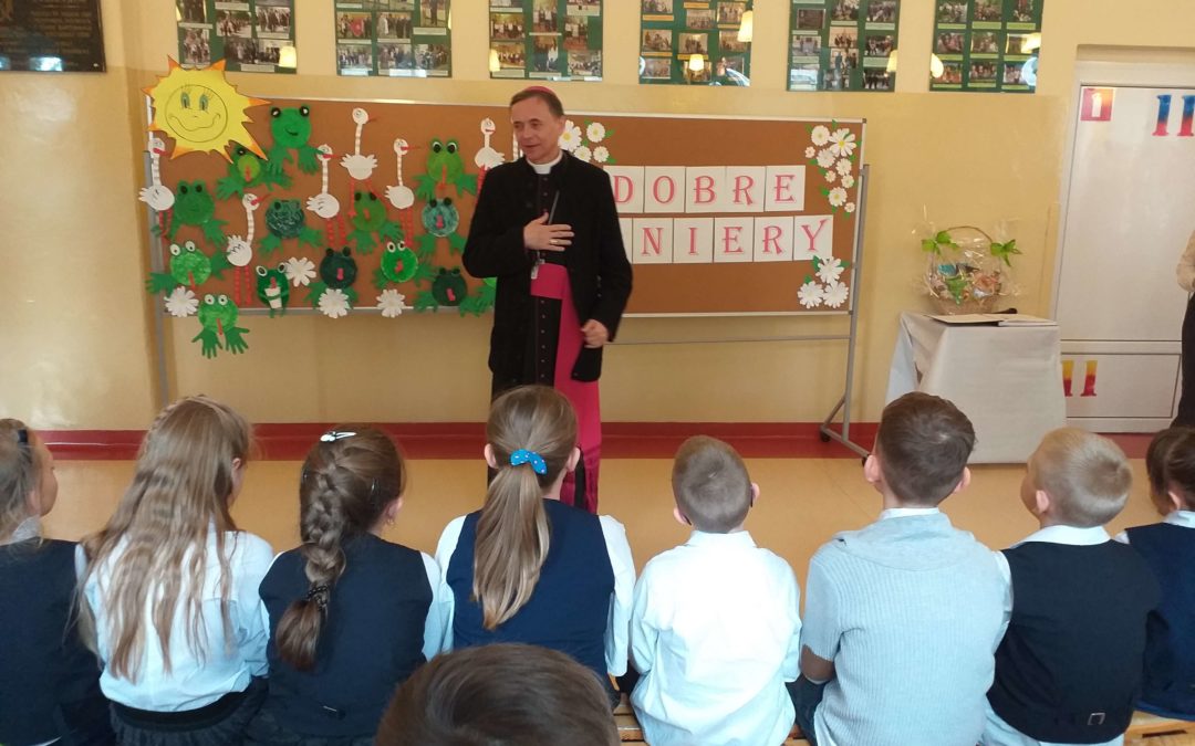 Wizyta Księdza Biskupa w szkole